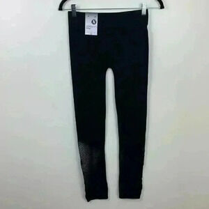 🆕 NWT Xersion fitted black leggings